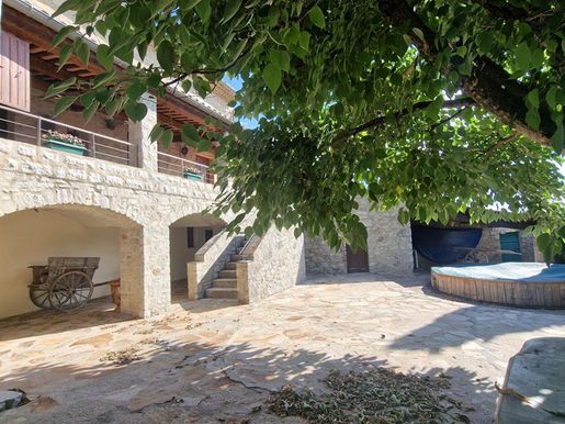 Maison 5 pièces 143 m² · à Courry · 143 m² · 385 000 €