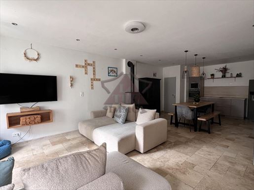 Maison 5 pièces 178 m² · à Berrias-Et-Casteljau · 178 m² · 210 000 €