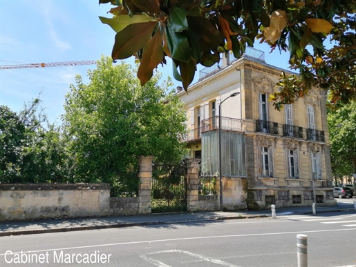 Maison 11 pièces 350 m² · à Bergerac · 350 m² · 337 000 €