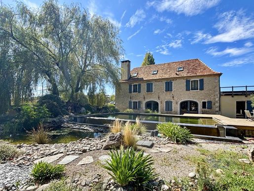 Maison 8 pièces 310 m² · à Orthez · 310 m² · 670 000 €