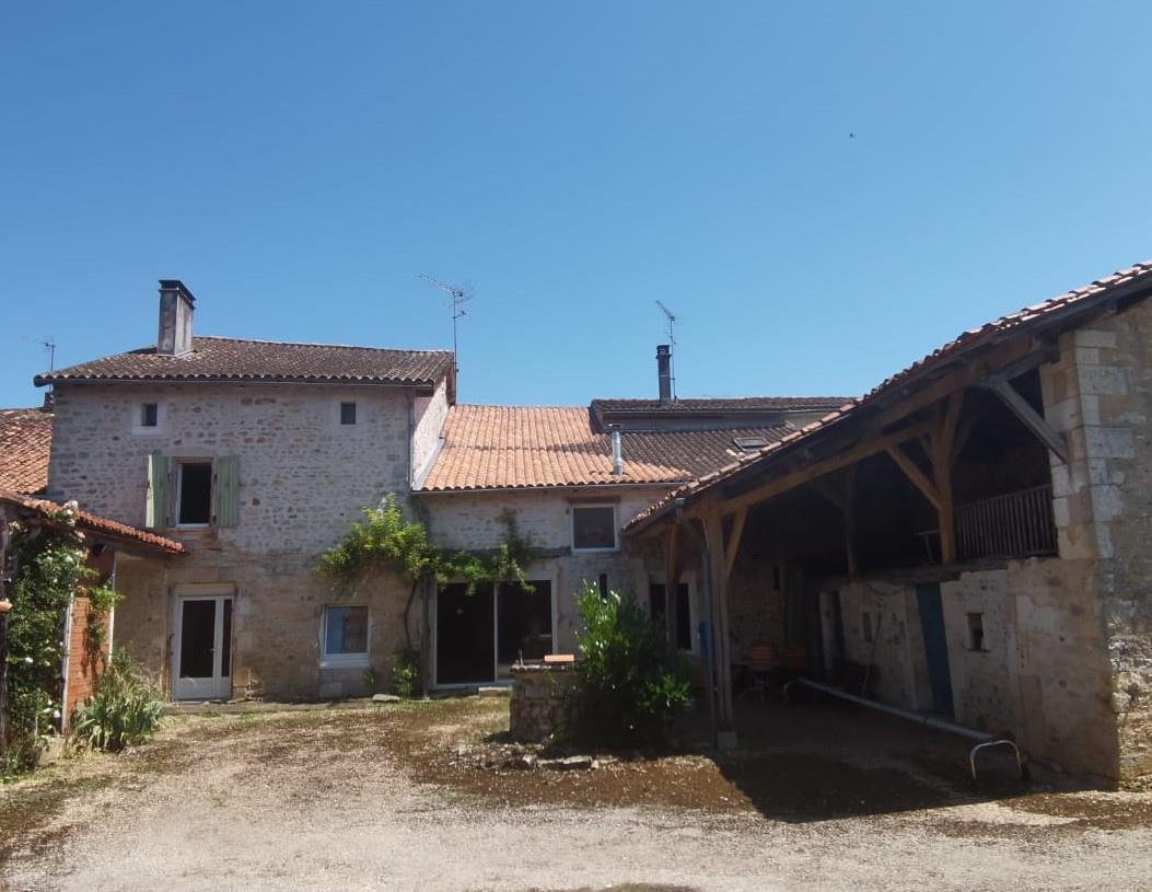 Maison à vendre, 286m², Chasseneuil-sur-Bonnieure