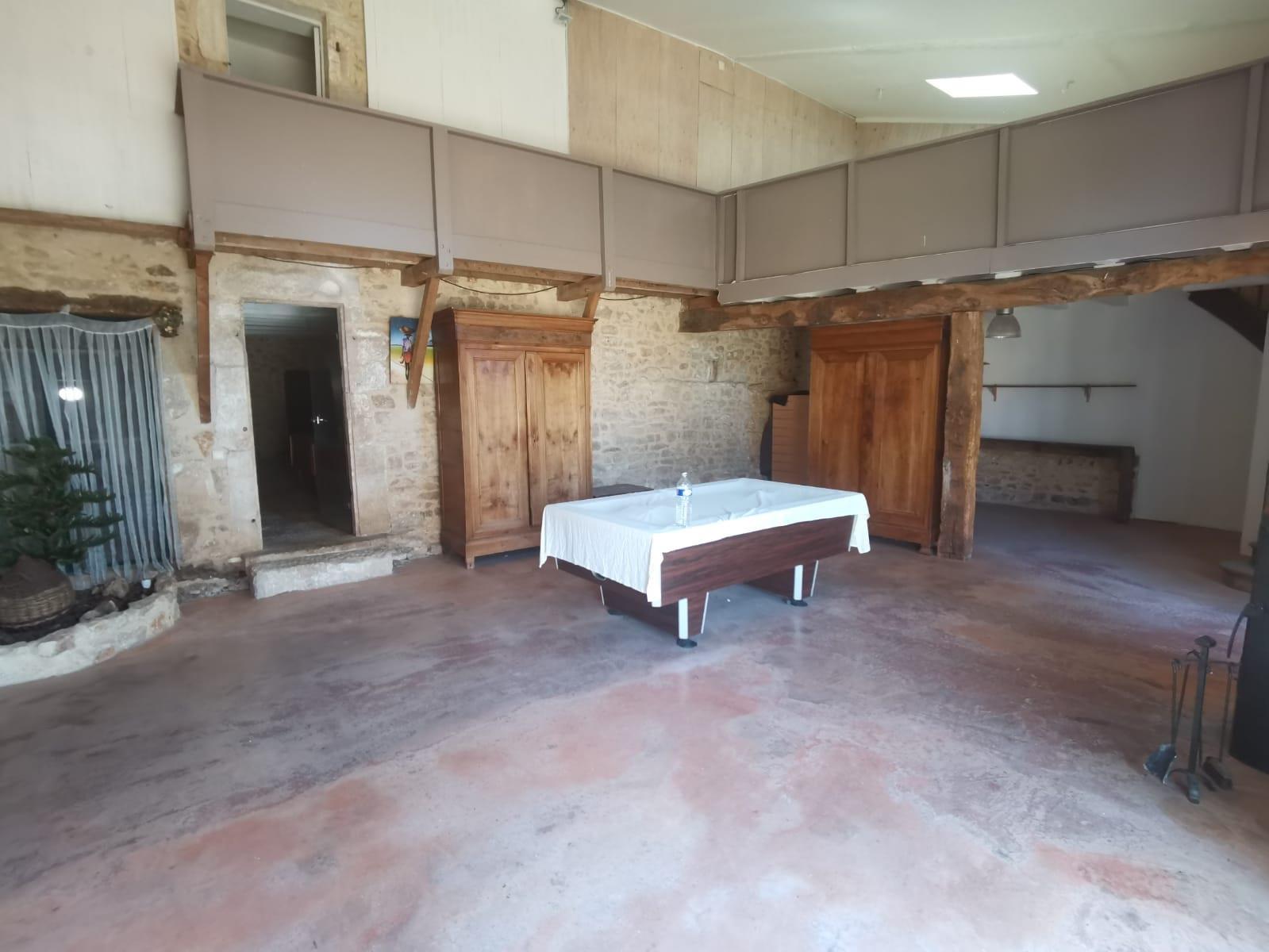 Maison à vendre, 286m², Chasseneuil-sur-Bonnieure