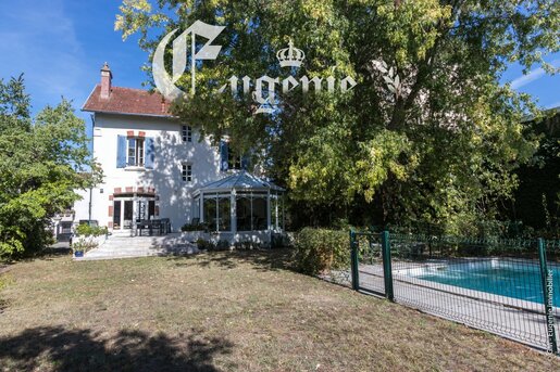 Maison 8 pièces 202 m² · à Dax · 202 m² · 495 000 €