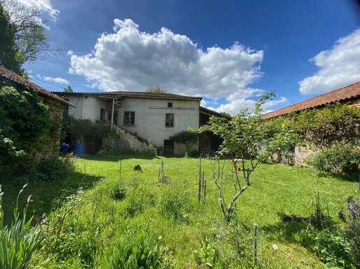 Maison 9 pièces 205 m² · à Villefranche-du-Périgord · 205 m² · 233 200 €
