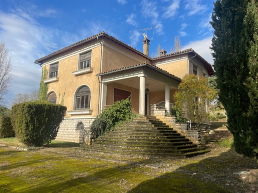 Maison 8 pièces 240 m² · à Tonneins · 240 m² · 233 200 €