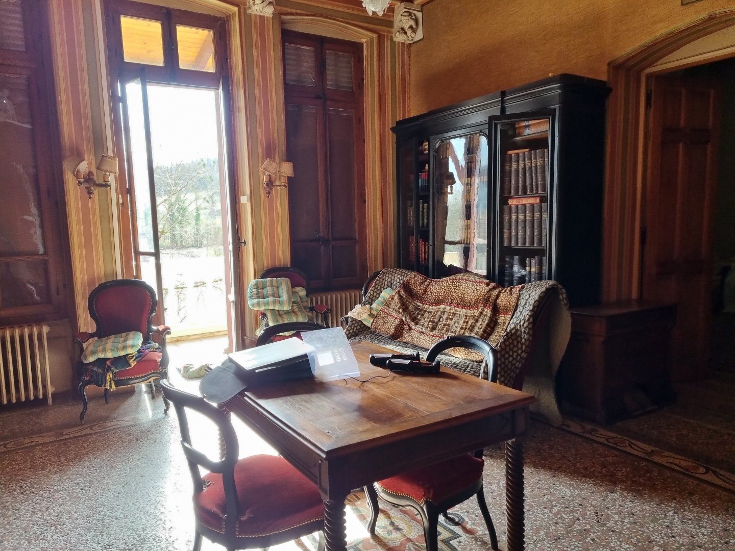 Maison à vendre, 423m², Perrier