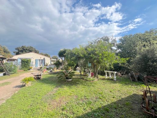 Maison 5 pièces 101 m² · à La Seyne-sur-Mer · 101 m² · 442 000 €