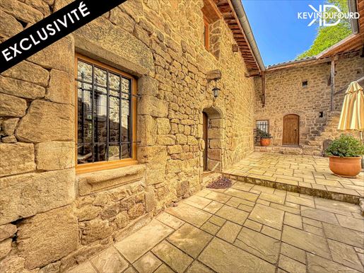Maison 10 pièces 350 m² · à Thueyts · 350 m² · 500 000 €