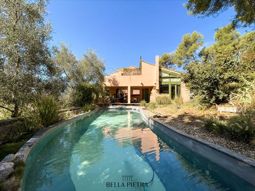 Maison 6 pièces 185 m² · à Saint-Vincent-de-Barbeyrargues · 185 m² · 599 000 €
