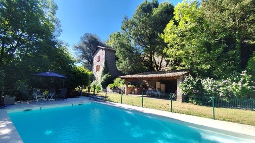 Maison 6 pièces 140 m² · à Meyras · 140 m² · 399 000 €