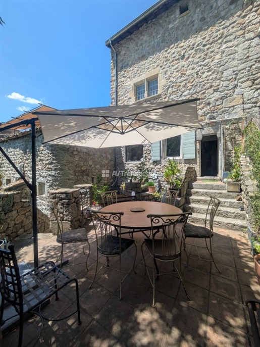Maison 8 pièces 138 m² · à Vogüé · 138 m² · 350 000 €