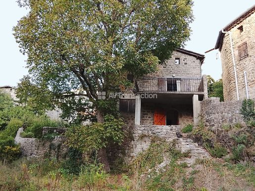 Maison 5 pièces 87 m² · à Jaujac · 87 m² · 82 000 €