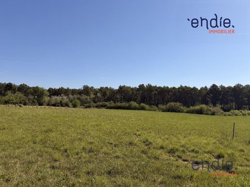 Terrain 2633 m² · à Salernes · 160 000 €