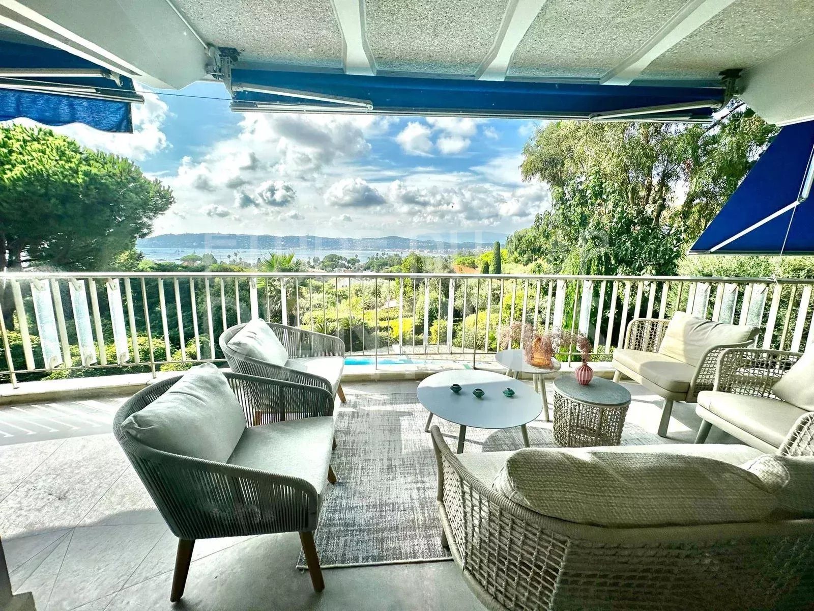 Appartement à louer, 131m², Antibes