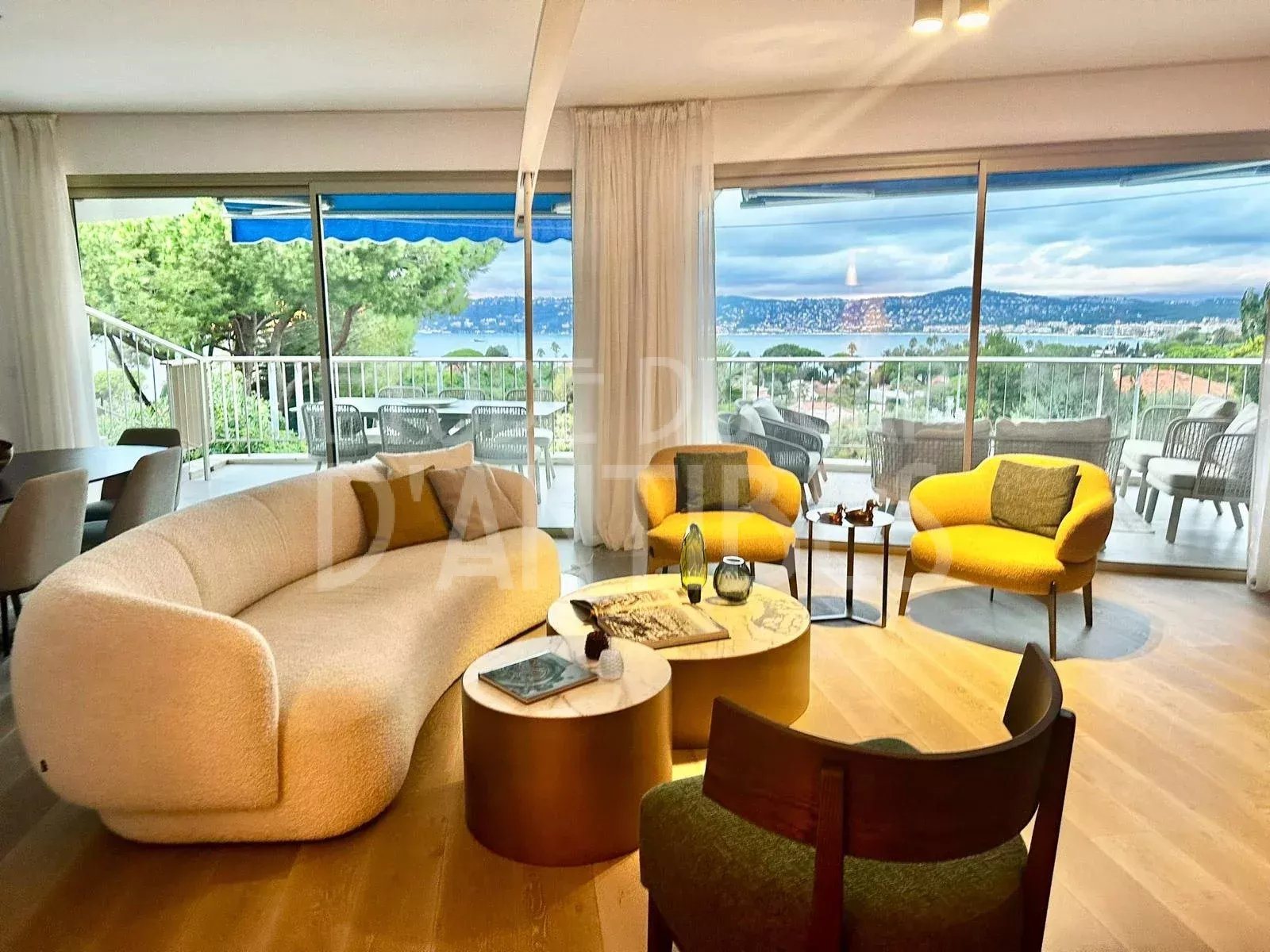 Appartement à louer, 131m², Antibes