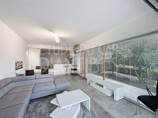 Local commercial 2 pièces 66 m² · à Antibes · 66 m² · 400 000 €