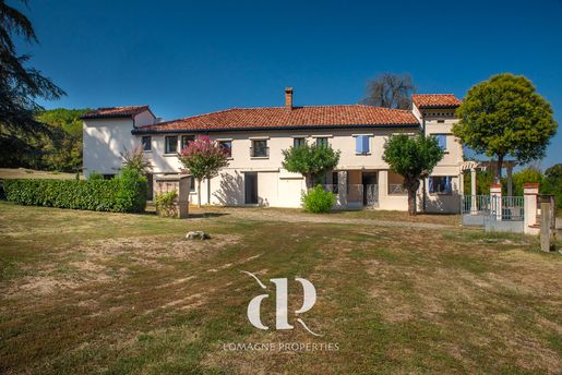 Maison 14 pièces 500 m² · à Beaumont-de-Lomagne · 500 m² · 595 000 €