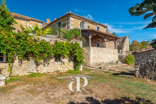 Maison 10 pièces 265 m² · à Saint-Clar · 265 m² · 395 000 €