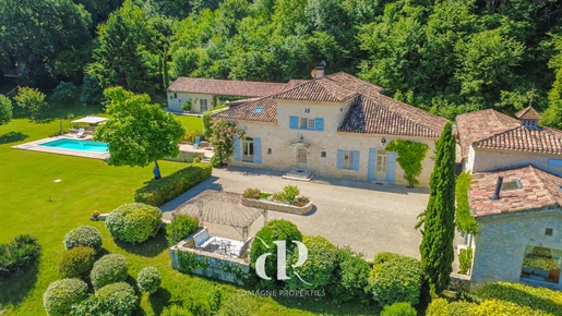 10 pièces 339 m² · à Saint-Clar · 339 m² · 1 225 000 €