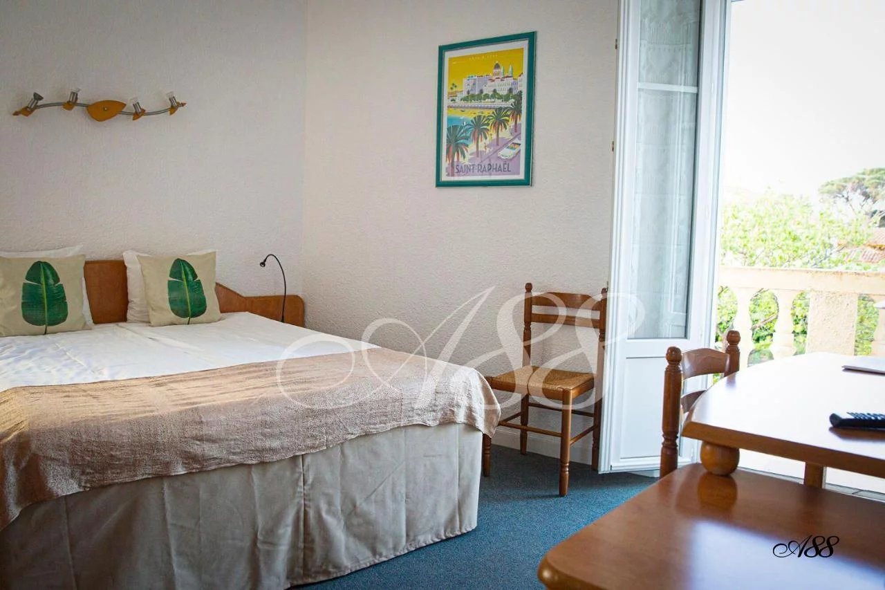 Maison à vendre, 520m², Saint-Raphaël