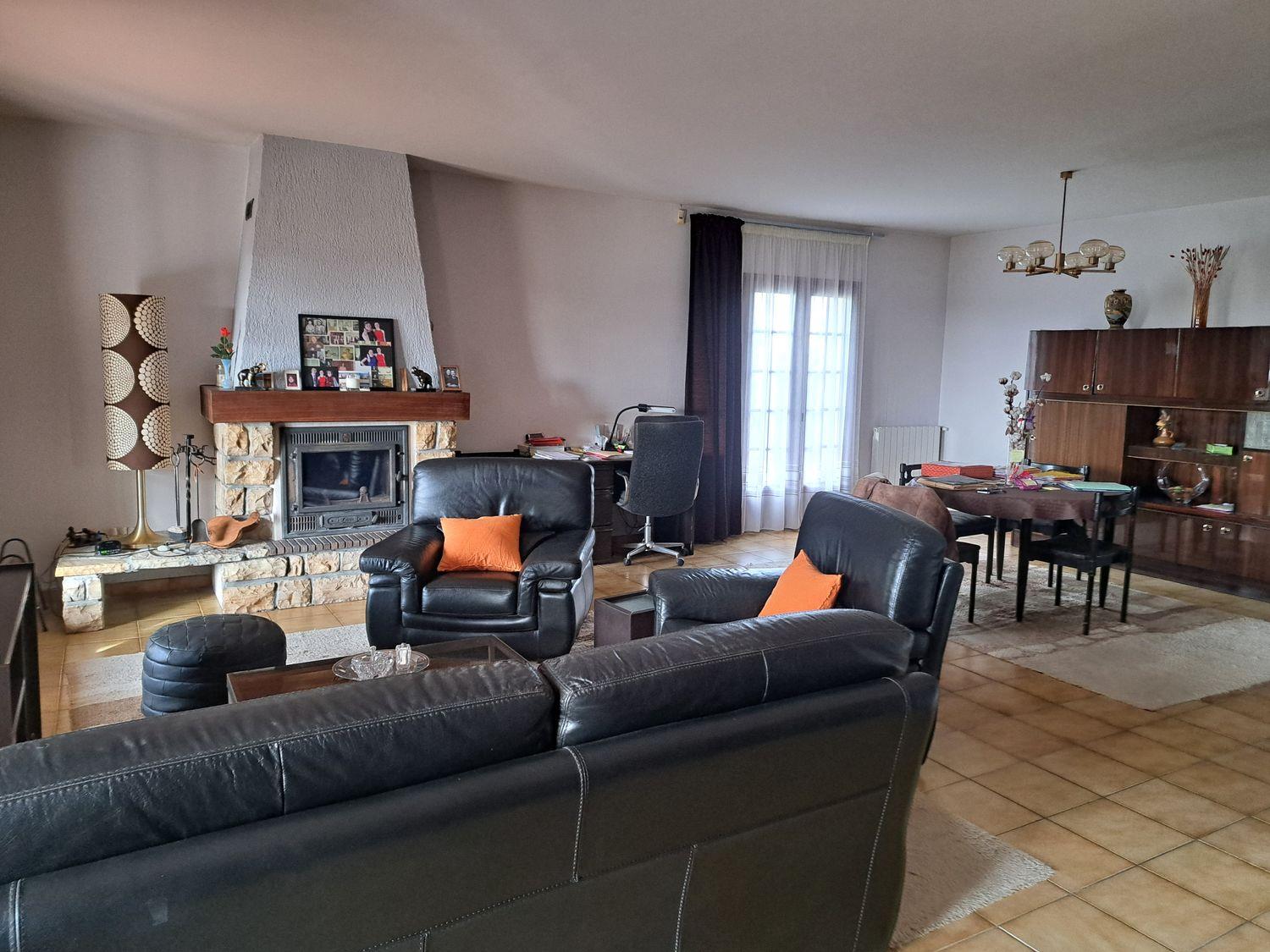 Maison à vendre, 145m², Sauveterre-de-Guyenne