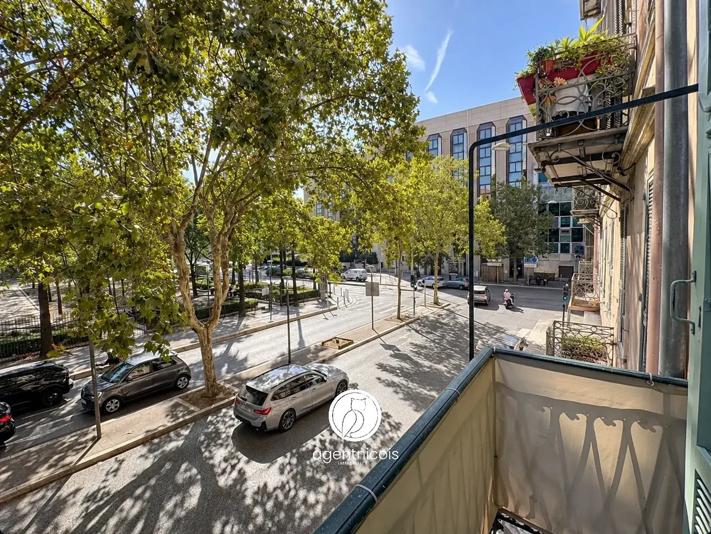 Nice // Republic: Studio - Renovated - Rental Investment - Balcony