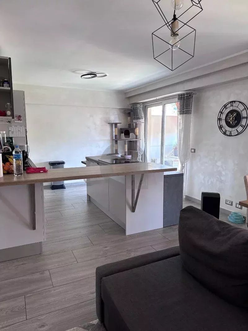 Appartement à louer, 72m², Roquebrune-Cap-Martin