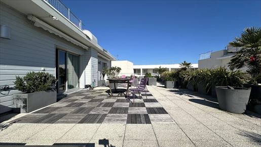 4 pièces 156 m² · à La Rochelle · 156 m² · 1 612 000 €
