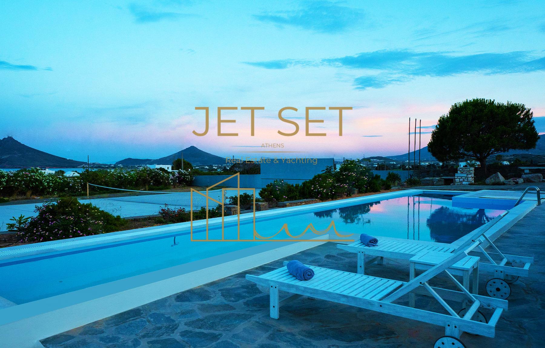 - Villa For sale, Paros, 300 sq.m., €2.600.000