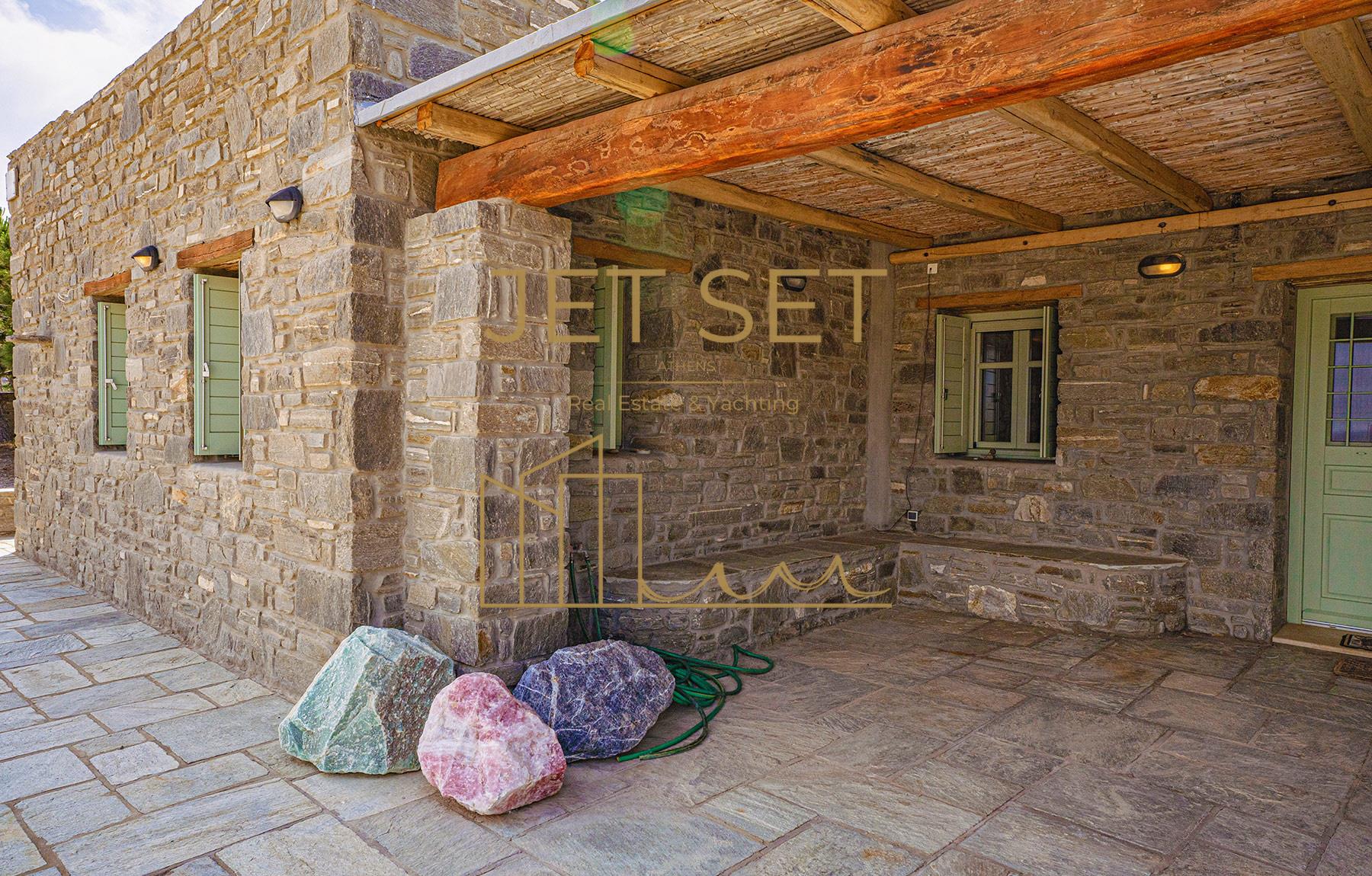 - Villa For sale, Paros, 300 sq.m., €2.600.000