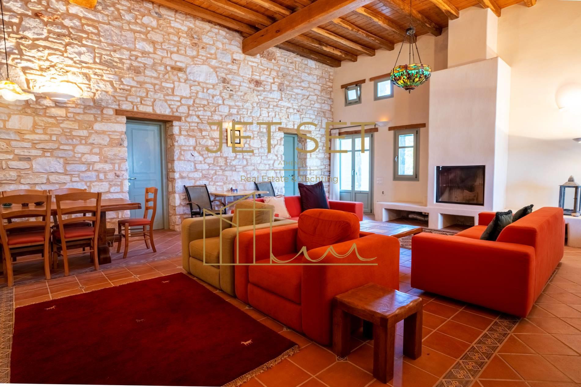 - Villa For sale, Paros, 300 sq.m., €2.600.000