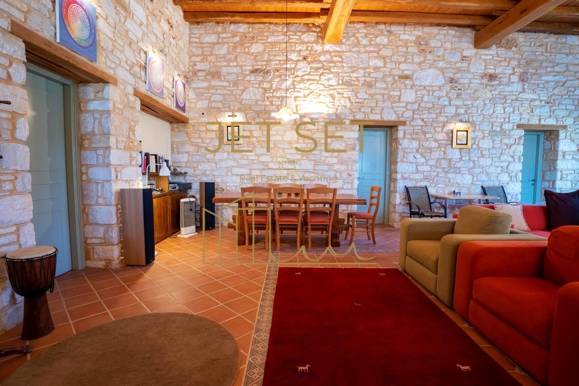 - Villa For sale, Paros, 300 sq.m., €2.600.000