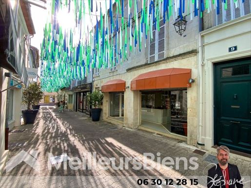 Immeuble 7 pièces 267 m² · à Jonzac · 267 m² · 239 000 €