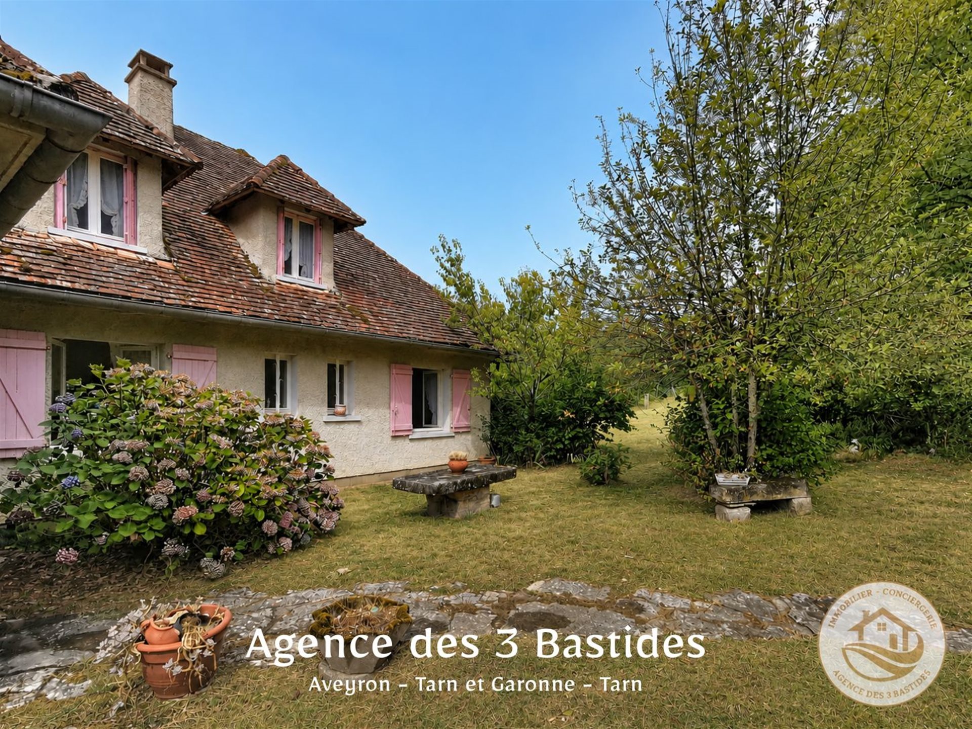 Maison 10 pièces 195 m² · à Vailhourles · 195 m² · 249 000 €