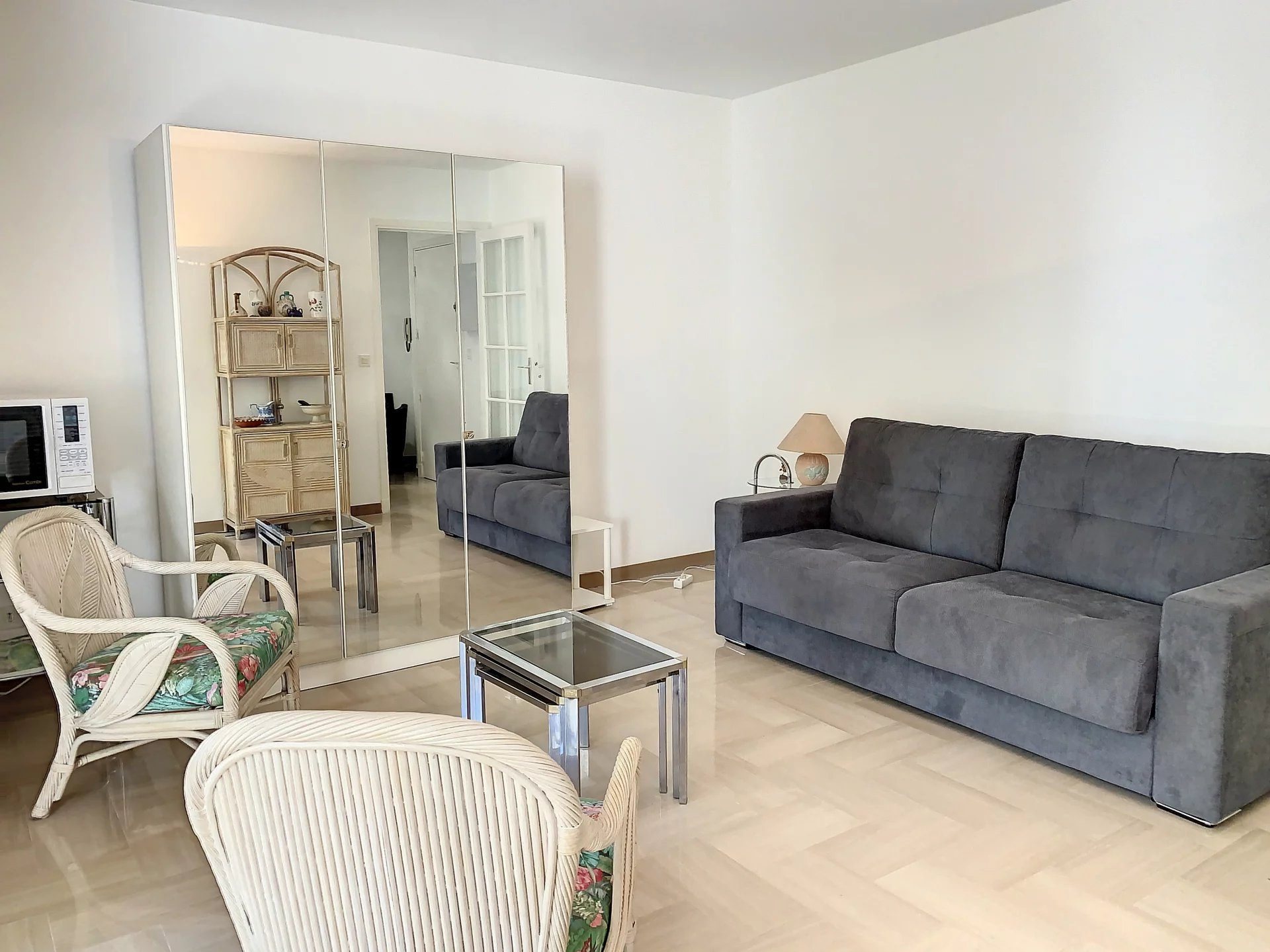 Appartement à louer, 29m², Mougins