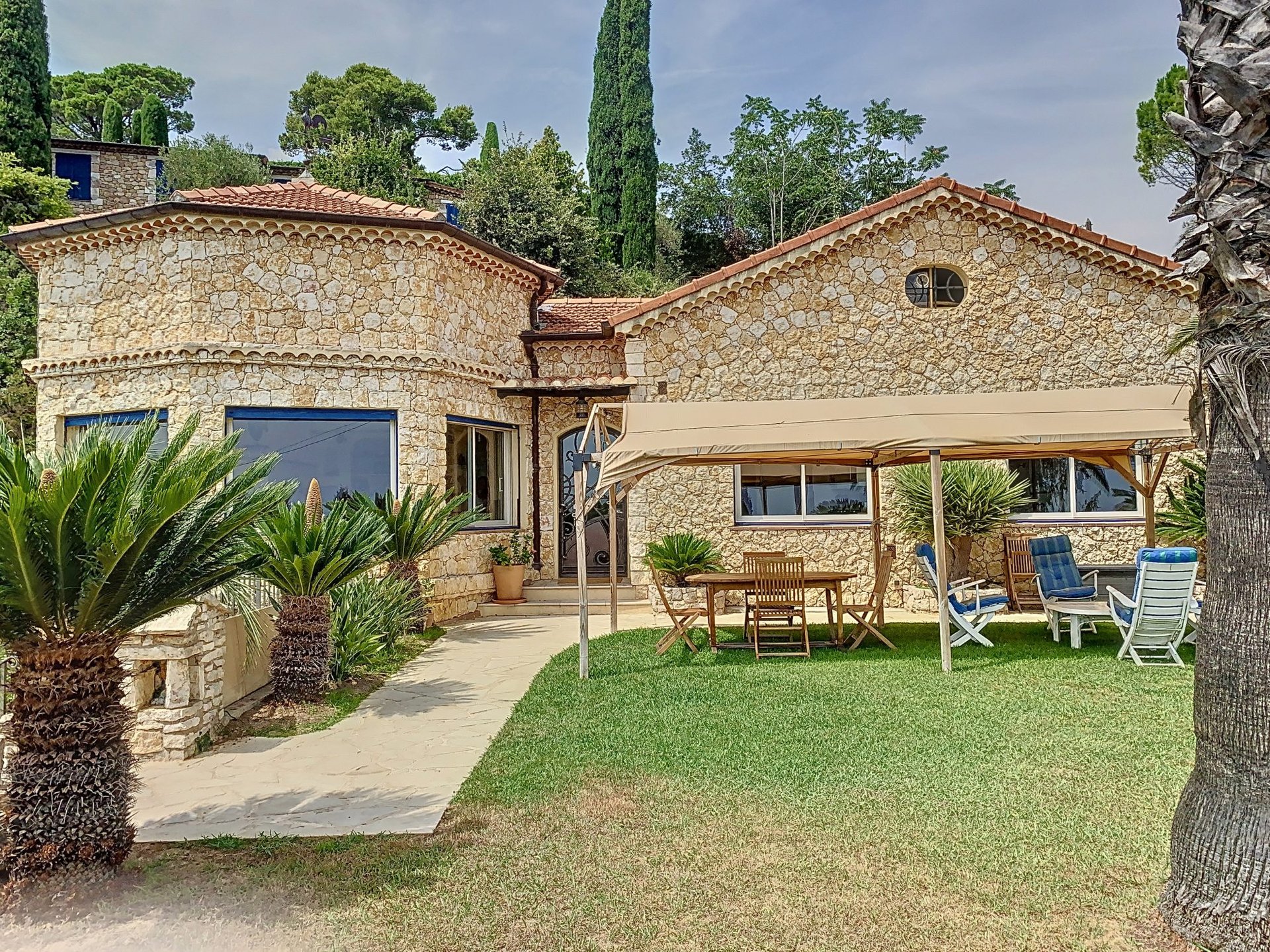 Maison à louer, 200m², Châteauneuf-Grasse