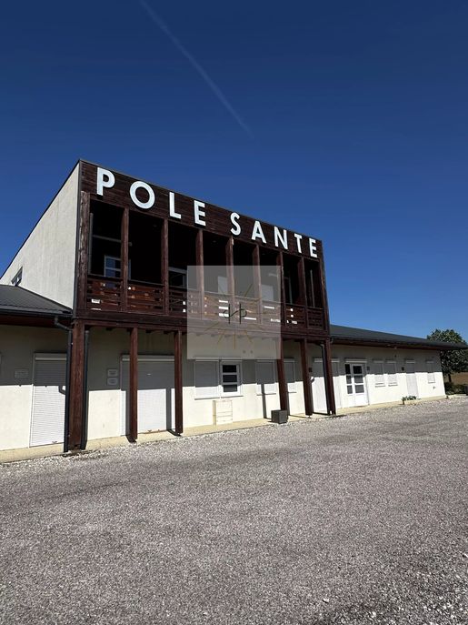 Local commercial 1 pièce 45 m² · à La Bégude-de-Mazenc · 45 m² · 85 000 €