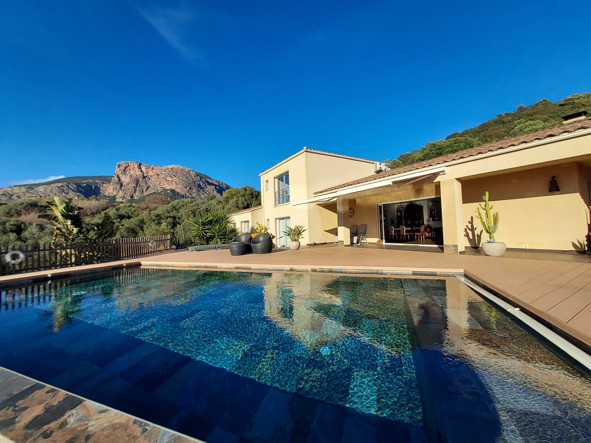 Maison à vendre, 270m², Afa