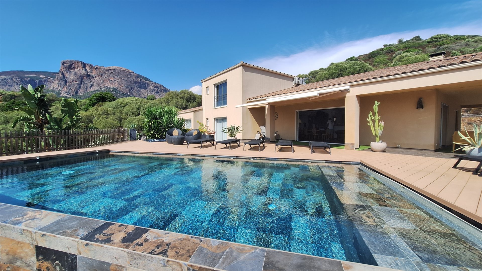 Maison à vendre, 270m², Afa