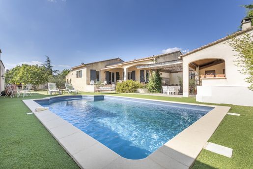 Maison 6 pièces 163 m² · à Sérignan-du-Comtat · 163 m² · 494 000 €