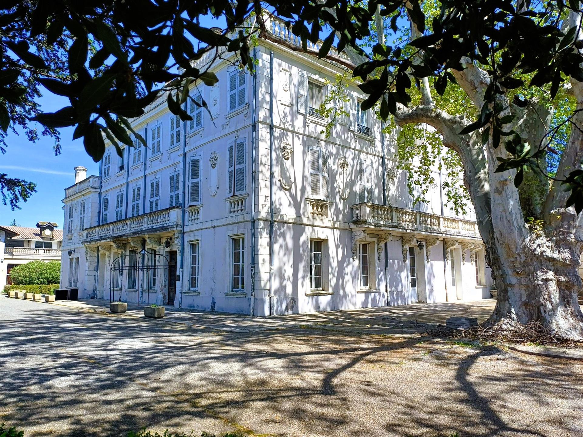 Maison à vendre, 1089m², Pierrelatte