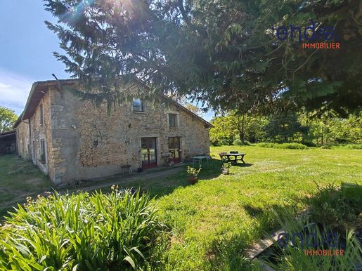 Maison 6 pièces 118 m² · à Valence-en-Poitou · 118 m² · 113 500 €