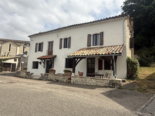 Maison 12 pièces 145 m² · à Montcuq-en-Quercy-Blanc · 145 m² · 294 000 €