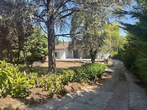 Maison 11 pièces 180 m² · à Tournon-d'Agenais · 180 m² · 250 000 €