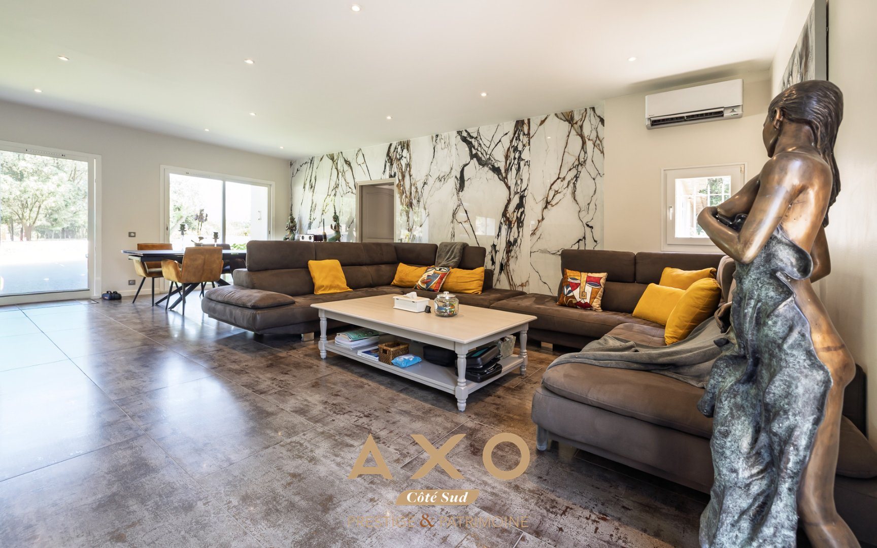 Maison à vendre, 360m², Mimet