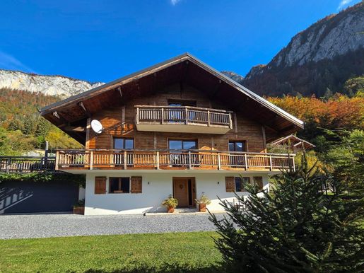 Maison 6 pièces 270 m² · à Abondance · 270 m² · 1 100 000 €