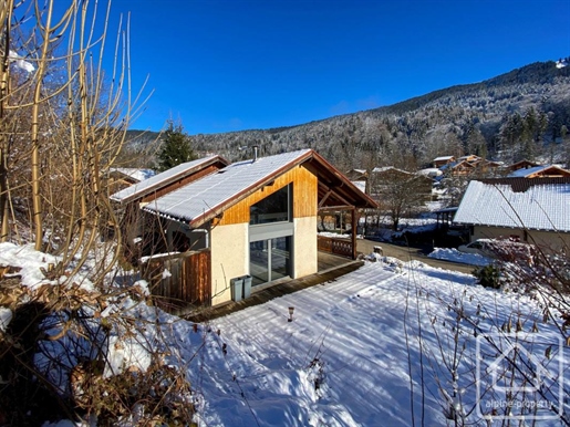 Maison 4 pièces 165 m² · à Arâches-la-Frasse (les Carroz d'Arâches) · 165 m² · 569 000 €