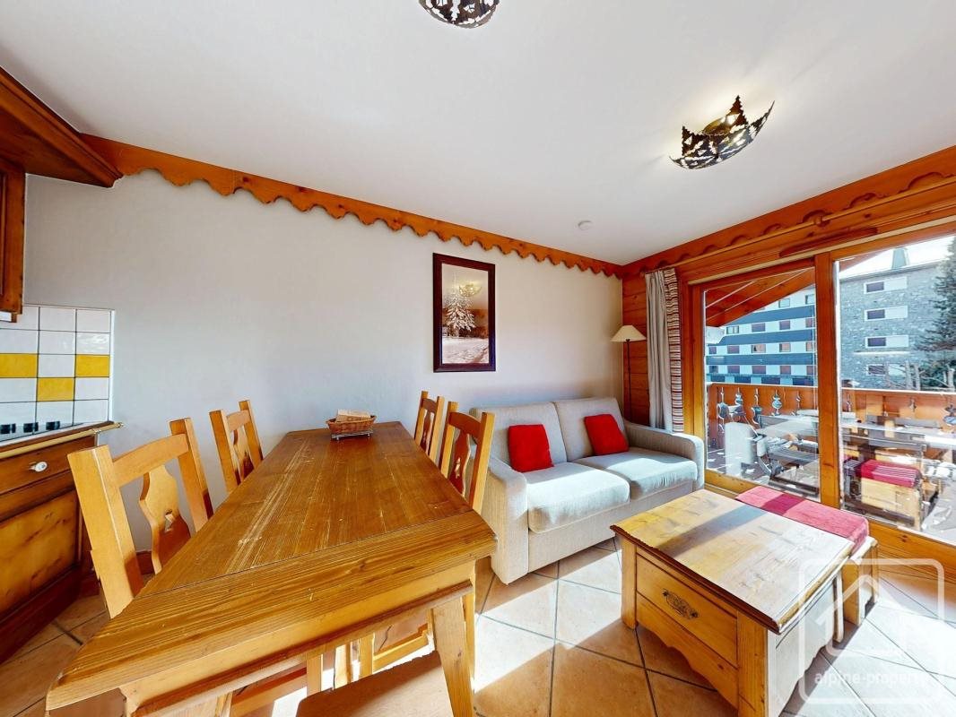Furnished apartment under a commercial lease, with 2 bedrooms, 2 bathrooms, a cellar, a...