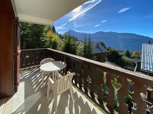 Appartement 2 pièces 49 m² · à Arâches-la-Frasse (les Carroz d'Arâches) · 49 m² · 245 000 €