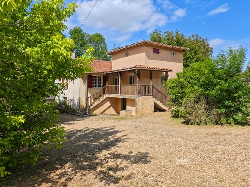 Maison 5 pièces 140 m² · à Douville · 140 m² · 169 900 €